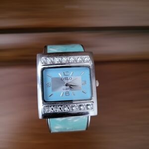 Oslo Women's Analog Quartz Cuff Silver and Blue Watch